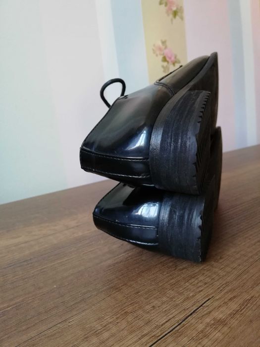 Дамски лачени обувки  ПАОЛО БОТИЧЕЛИ, нисък ток, шита подметка