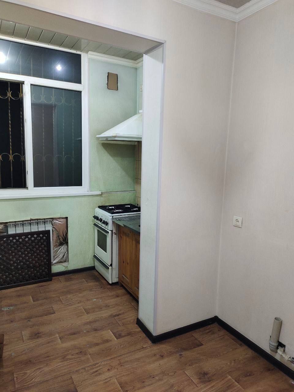 Срочно продается квартира 2/2/4  Юнусабад 2 кв
