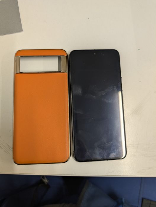 Google Pixel 8 128 G garanție până în februarie 2026