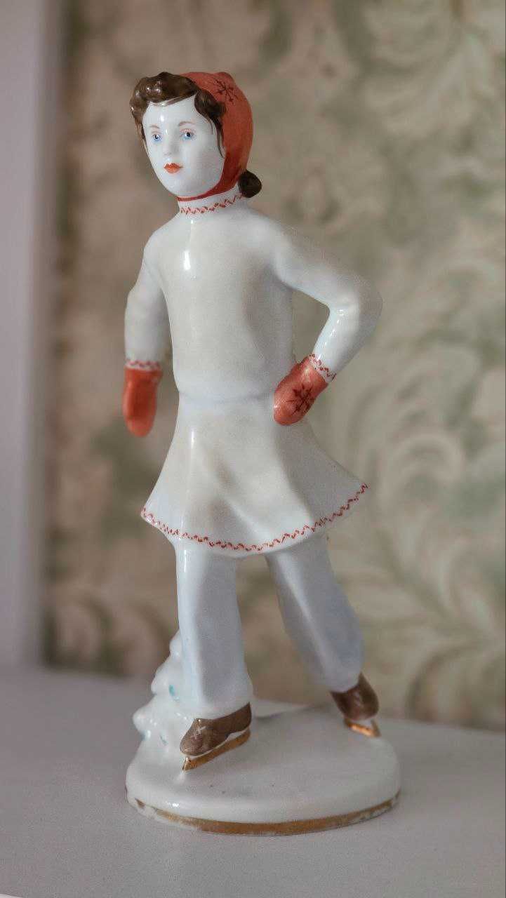 Статуэтка. СССР. 1950-е годы.  ЛФЗ им. М.В. Ломоносова