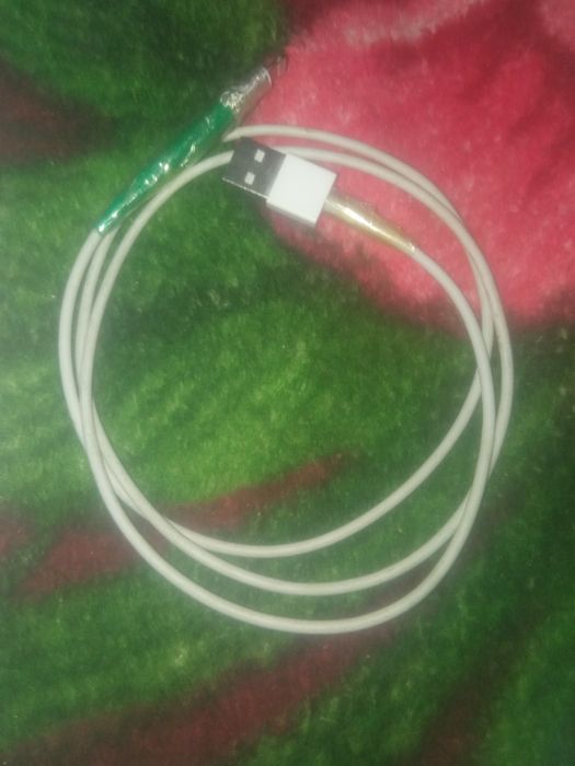 iPhone Lightning kabel sotiladi