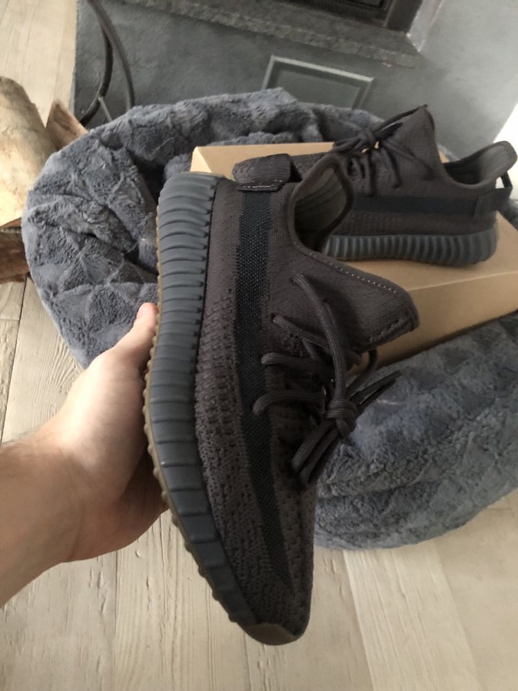 Adidas Yeezy Boost 350 V2 Cinder