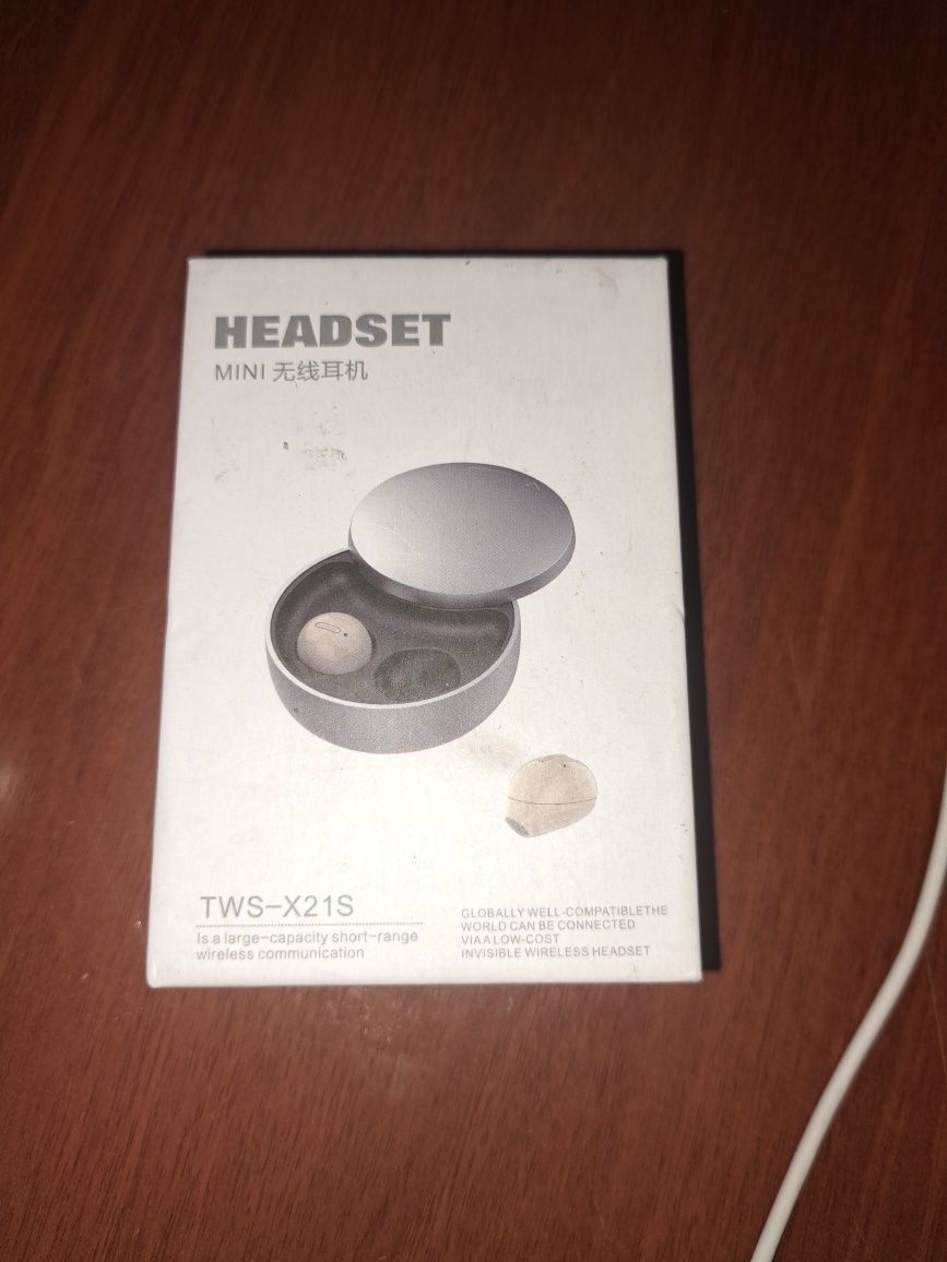 Продам беспроводные наушники Headset