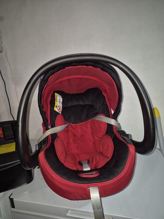 Автокресло Chicco.