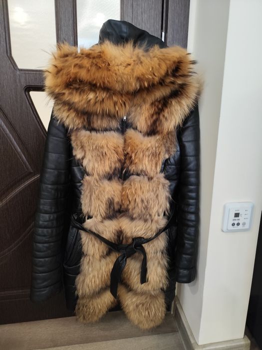 Дамско палто от естествена кожа и естествен косъм мЛ 250лв