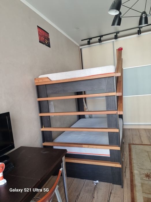 Продам двухярусную кровать 1.2×2м