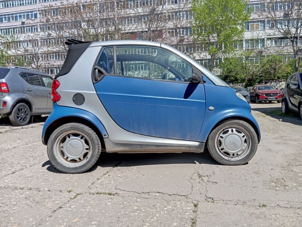 Vând Smart Cabrio