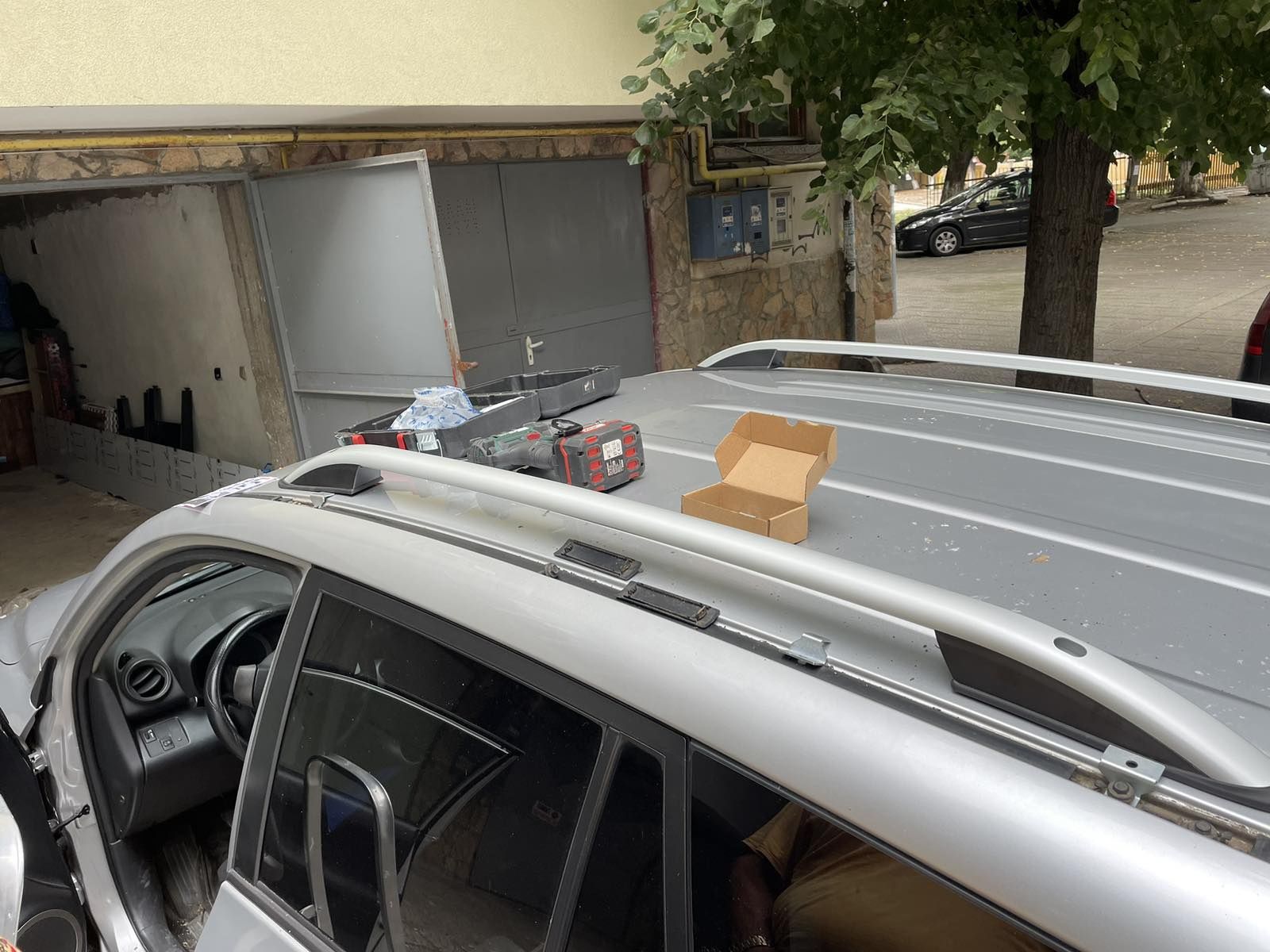 Багажник за кола ,автобокс ,кутии ,стойки ,напречни и надлъжни греди