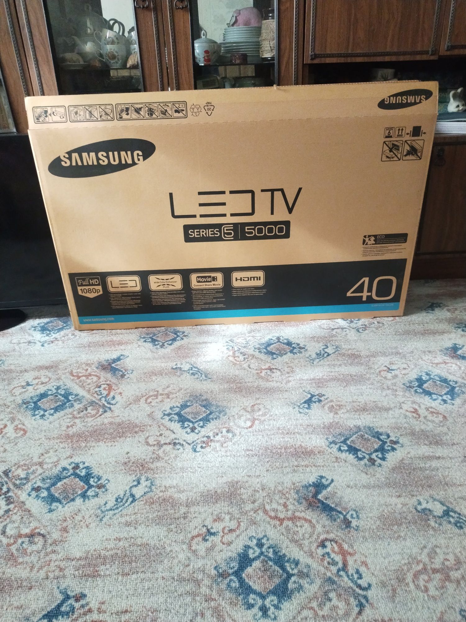 Продается телевизор Самсунг UE40EH5030W