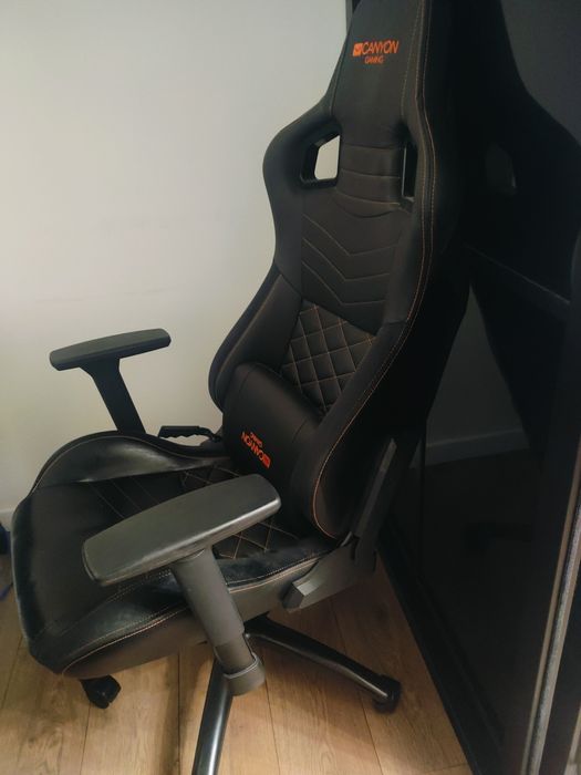 Кресло геймерское Canyon Nightfall CND-SGCH7, черный