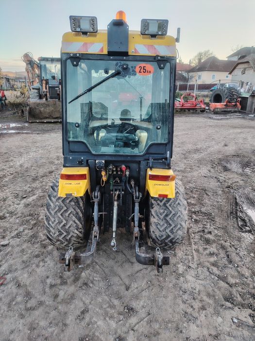 Vand tractor viticol 75 cp stivuitor