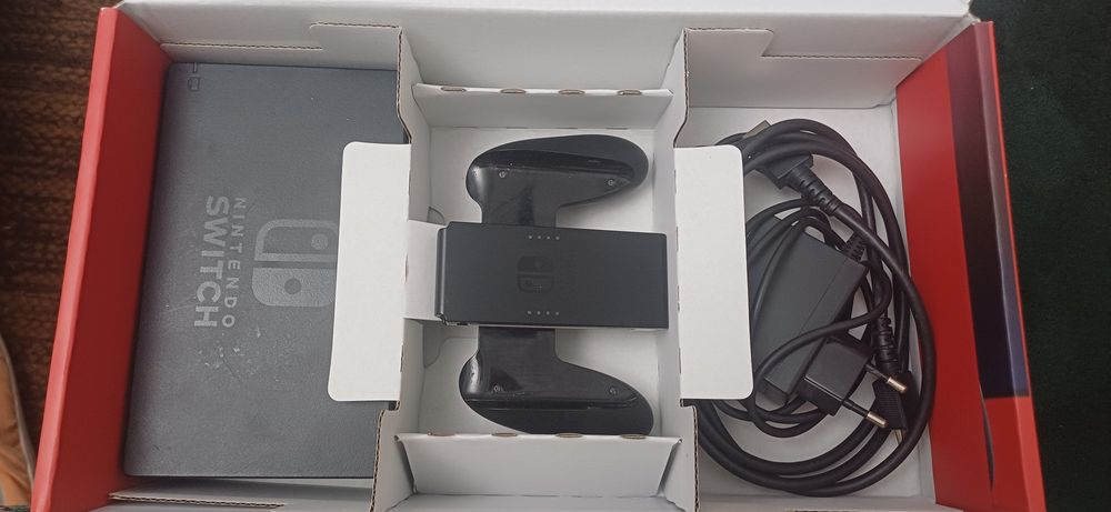 Nintendo Switch cu accesorii