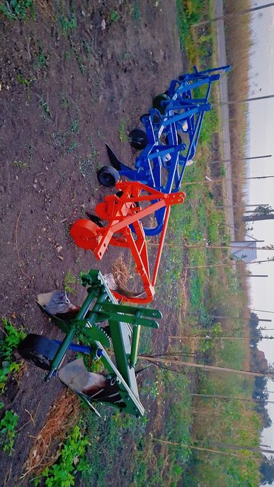 Vând pluguri cu două brazde