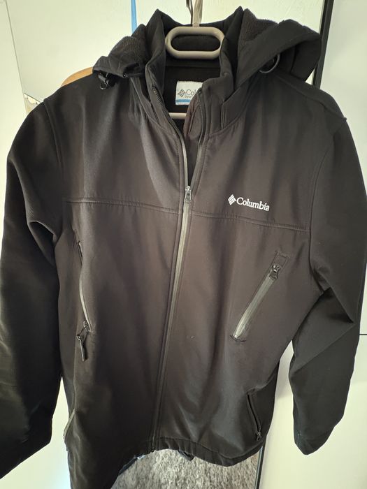 Geaca impermeabila Columbia.