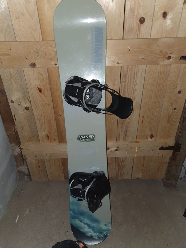 Vând placa snowboard, legături, boots, casca și ochelari