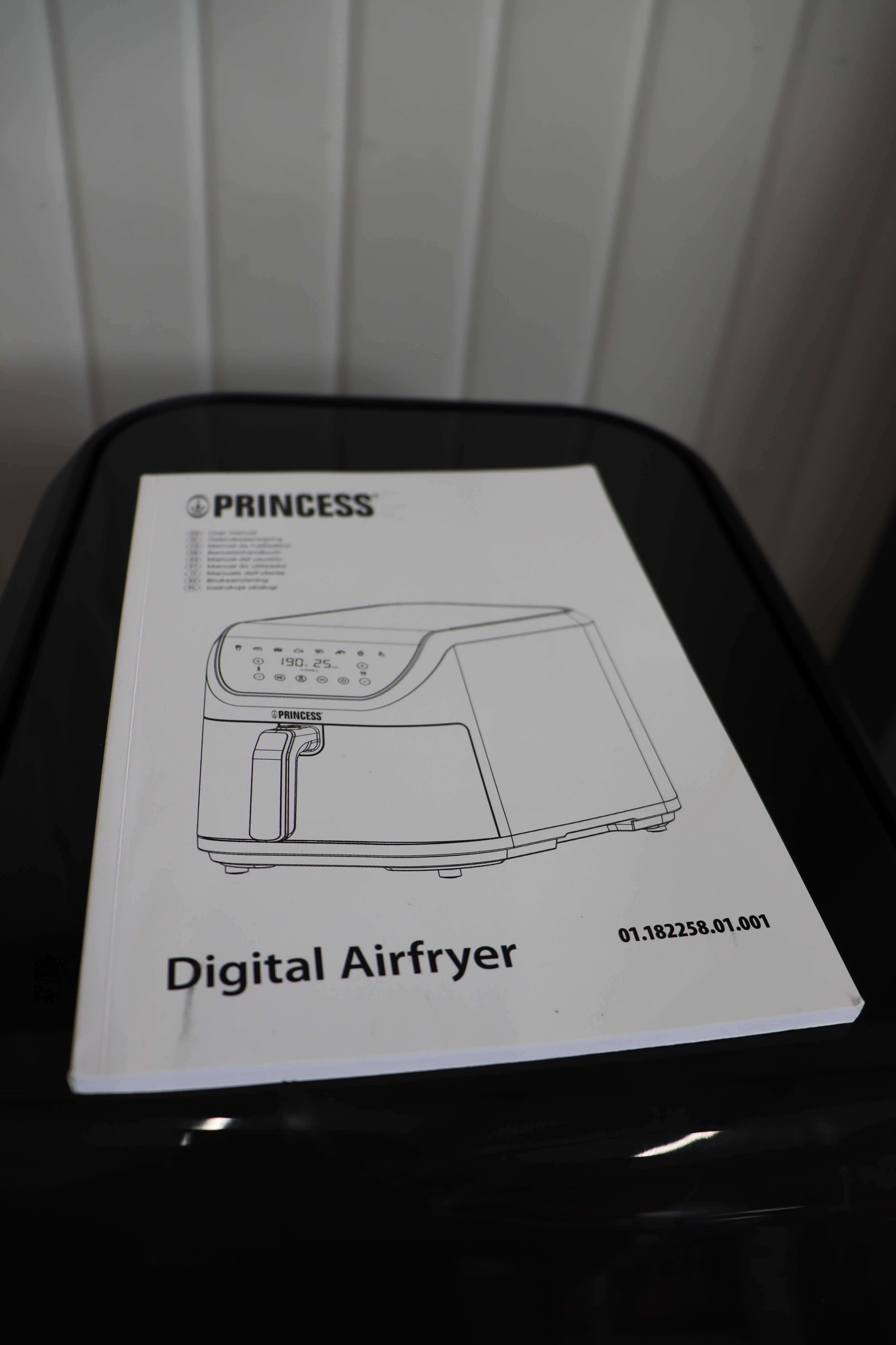 Фритюрник Princess SlimFry без олио 8л, 8 програми, 2000W, Air Fryer