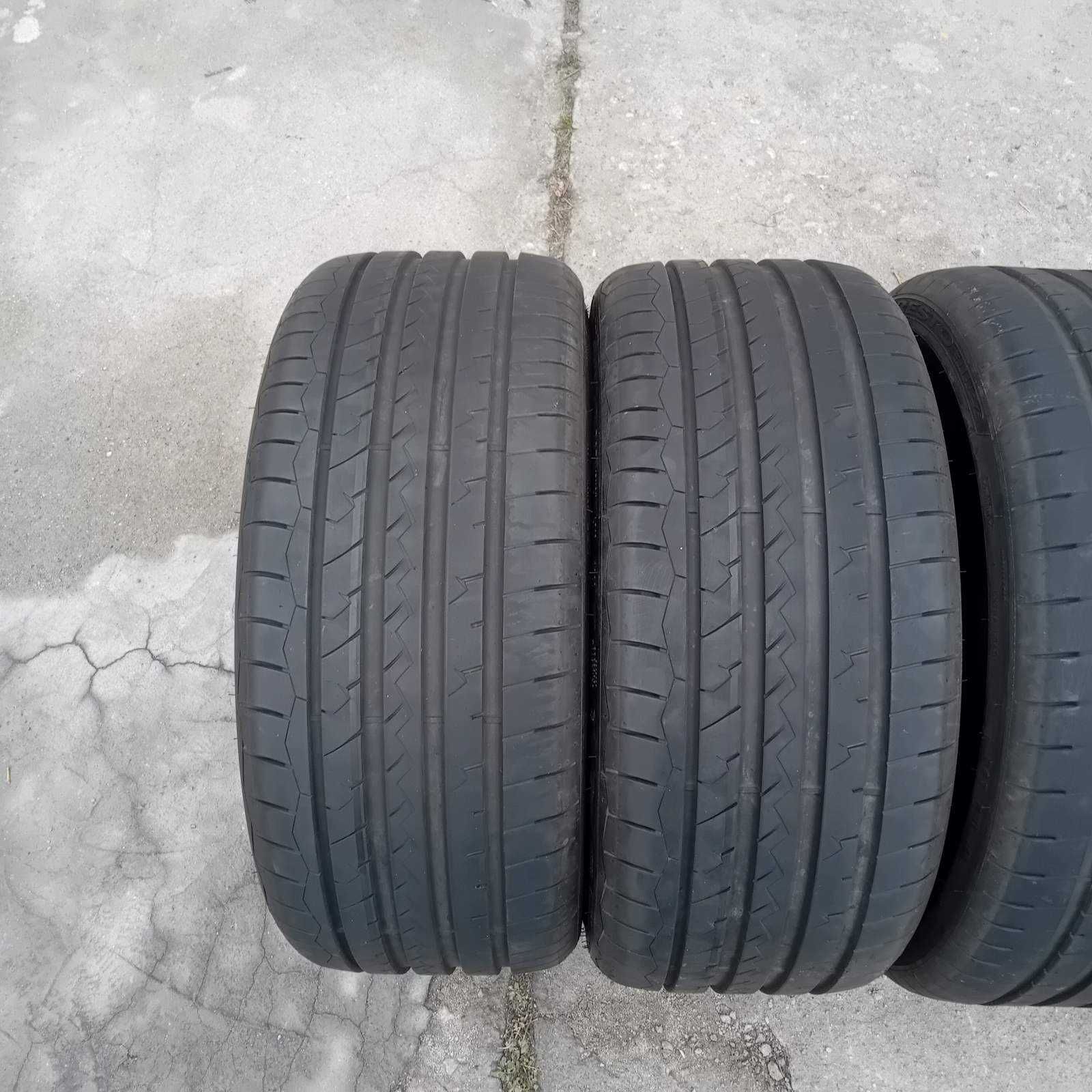 Продавам перфекти гуми Debica 235 35 19