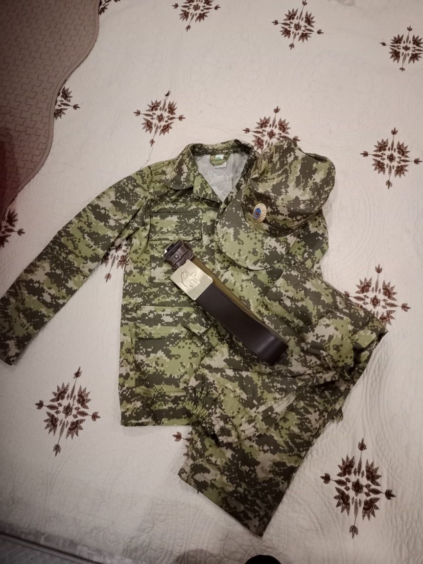 Продам военную форму на 6-8, 9-12