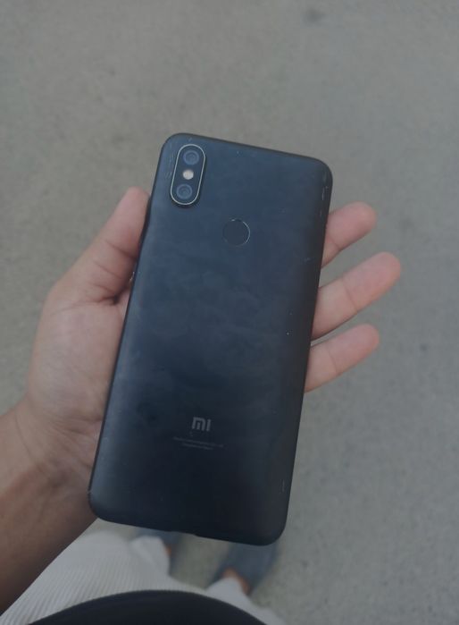 Redmi 6 x oynasi singan