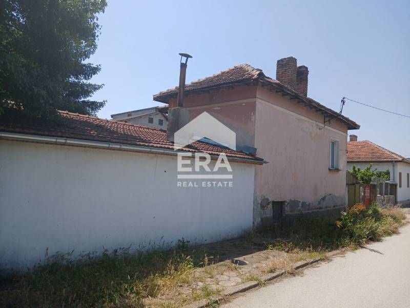 ЕКСКЛУЗИВНО! ЕРА ПЛЕВЕН СИТИ предлага къща за продажба в гр. Долна Мит
