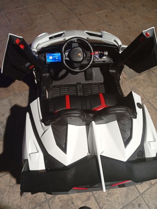 Lamborghini yangi upakovkada