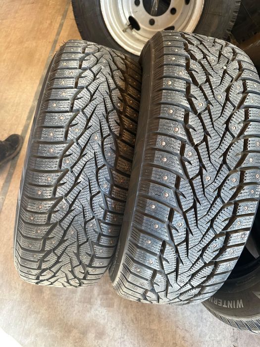 Продам зимние шины 235/60/18