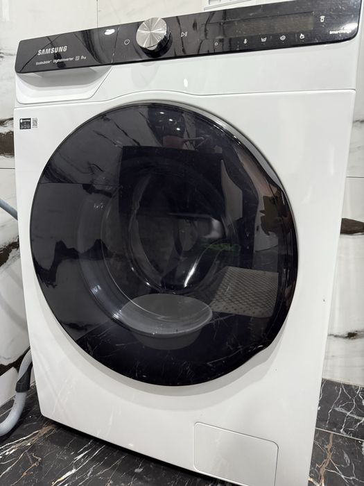 Почти новая стиральная машина