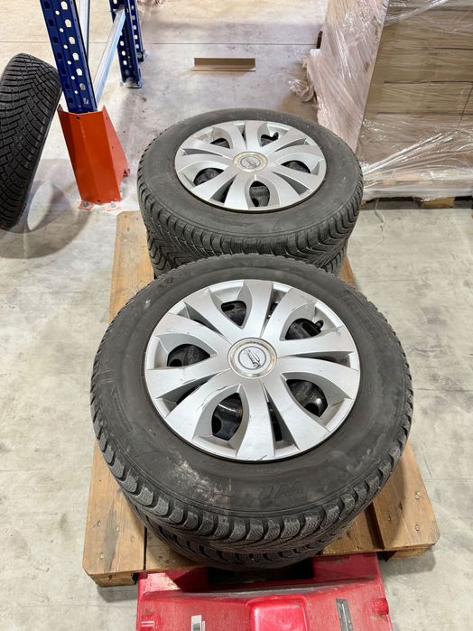 Set 4 roti de iarna 195 65 15