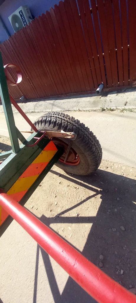 Vând caruta și ham urzaresc