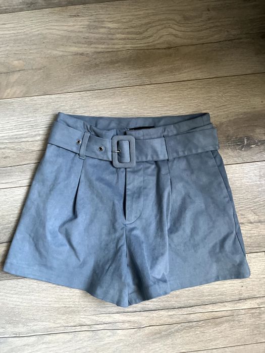 Zara сини къси панталонки , имитация на велур, зимен модел, размер XS