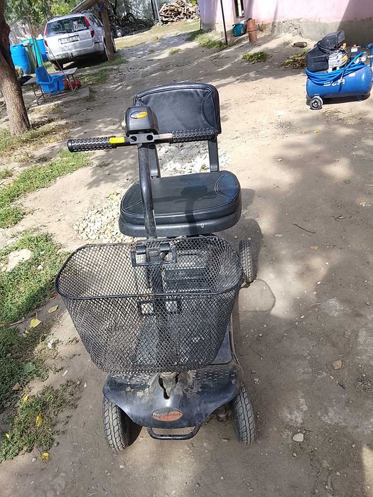 Scaun electric pentru persoane cu dizabilități