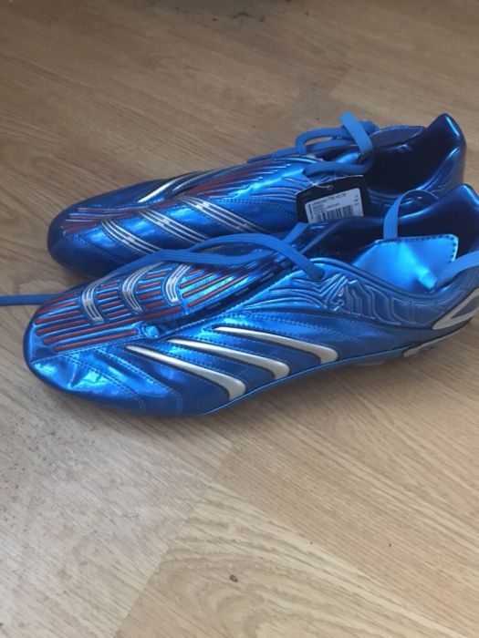 Vand adidasi cu crampoane pt fotbal Adidas