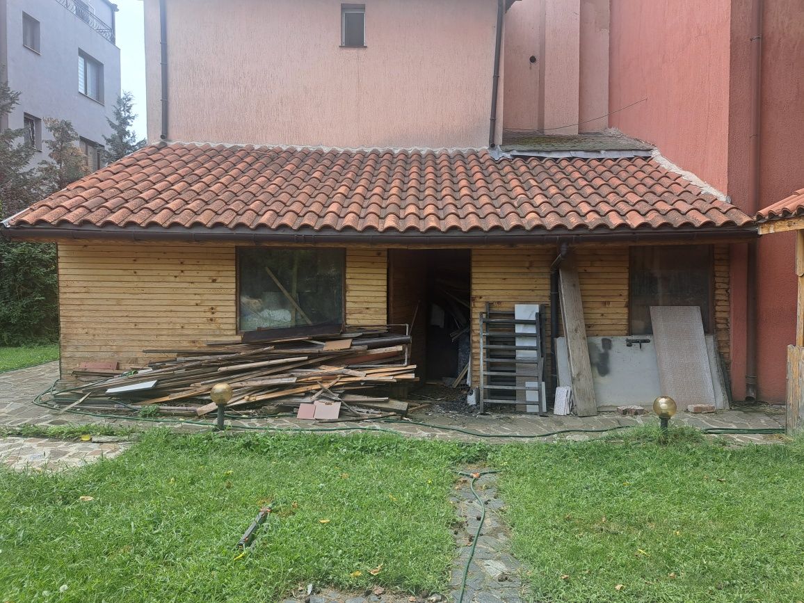 Давам място под наем 300кв м
