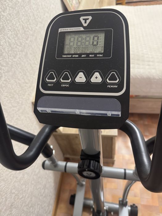 Продам эллиптический тренажер