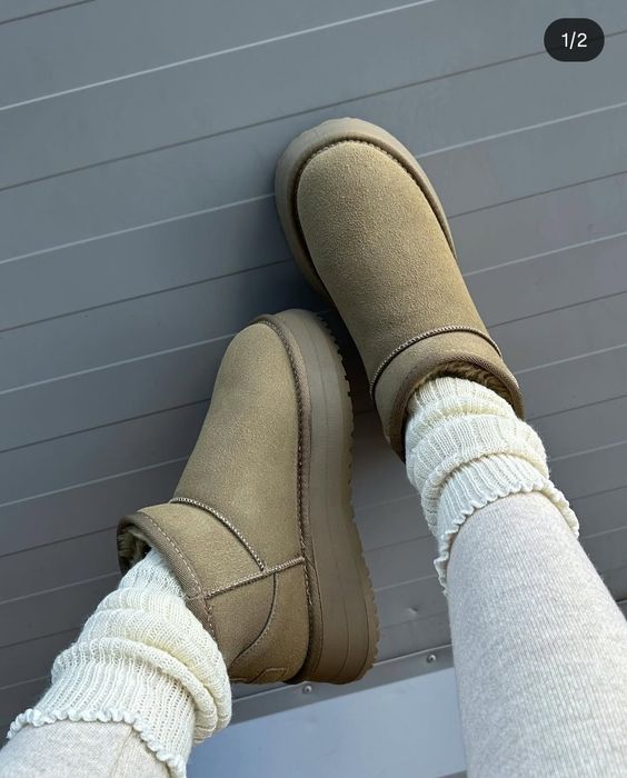 Продам зимние угги женские