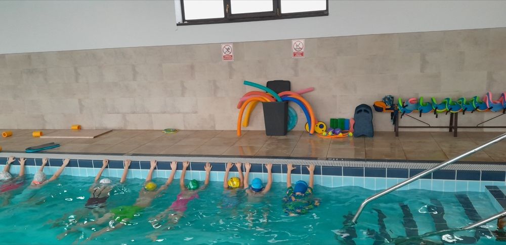 Piscina Fagaras,cursuri de inot, Aquagym,Kinetoterapie
