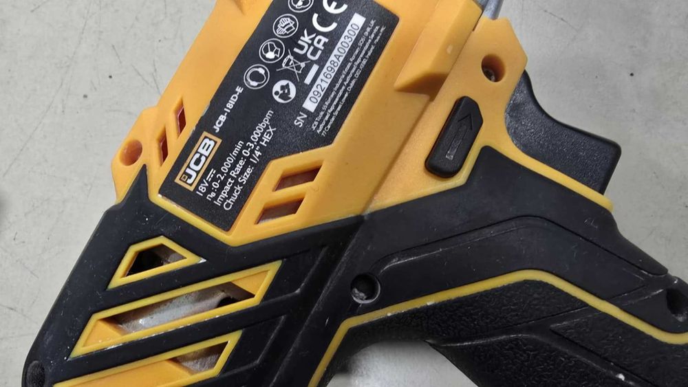 Акумулаторен безчетков перфоратор JCB  18BLRH + винтоверт JCB 18ID