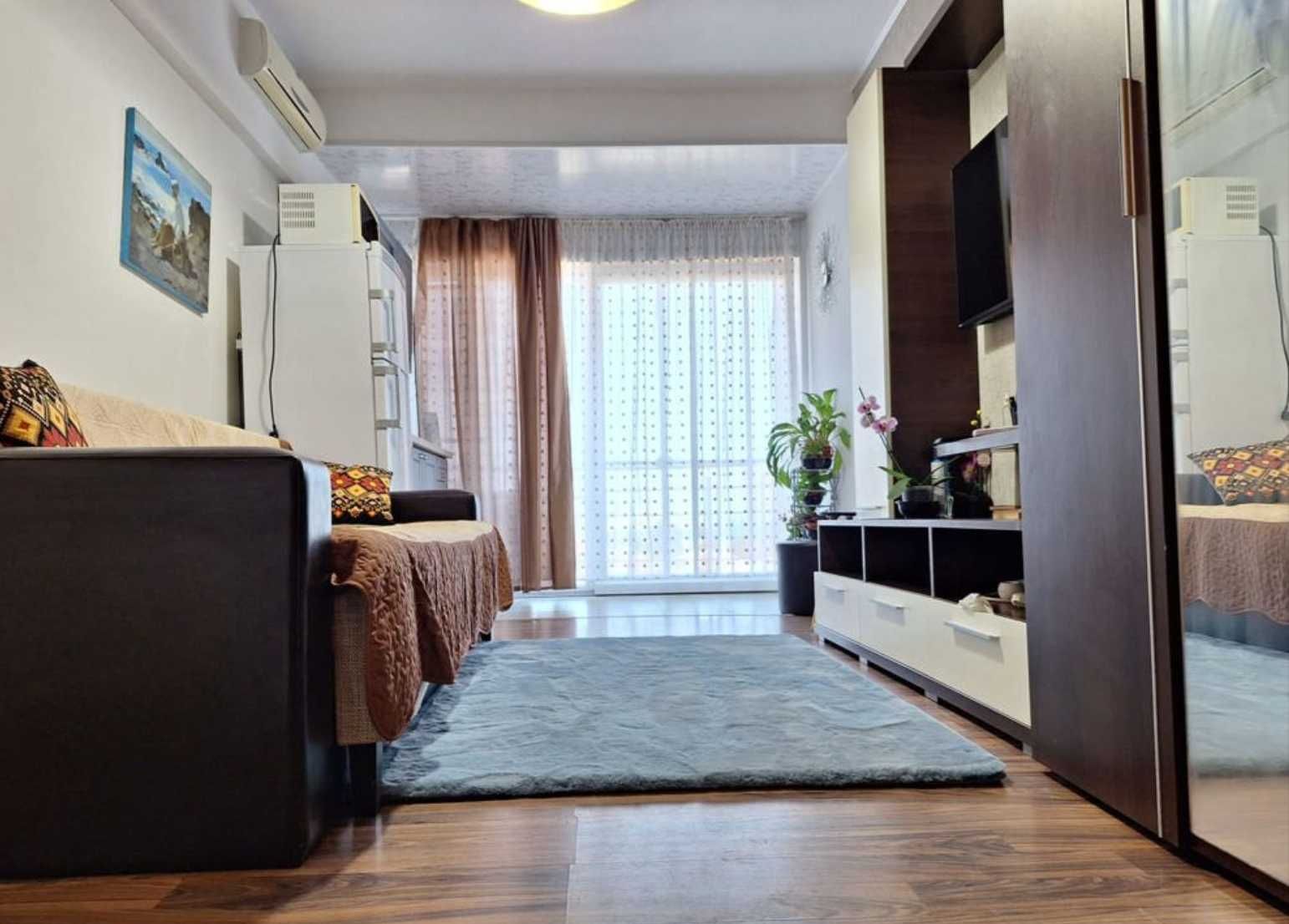 Apartament doua camere cu vedere la Marea Neagra. Saturn, Mangalia.