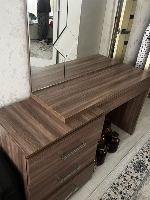 Туаьетный столик