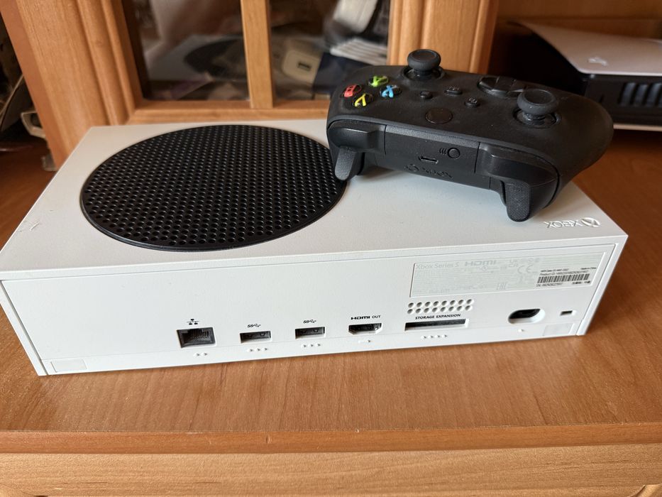 Xbox series S 512 gb 2 контролера