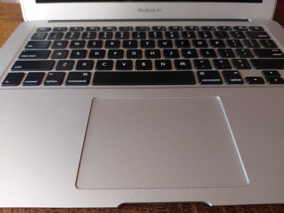 MacBook Air ( 2015 )