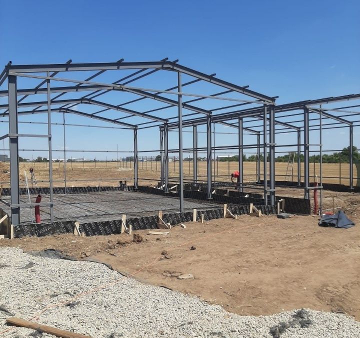 Vând hală metalica de pe stoc 10x20x4