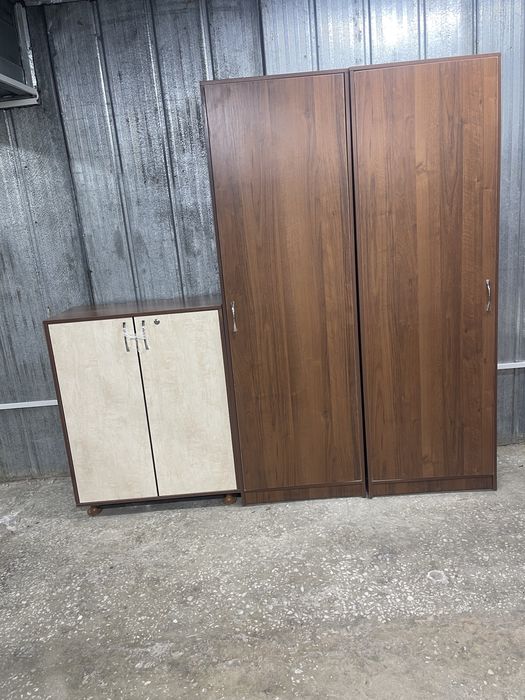 Шкафы офисные гардеробные