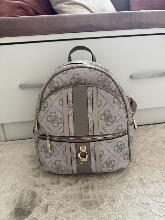 Раница GUESS нова
