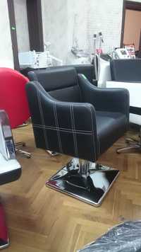 Качествен фризьорски стол - фризьорско оборудване