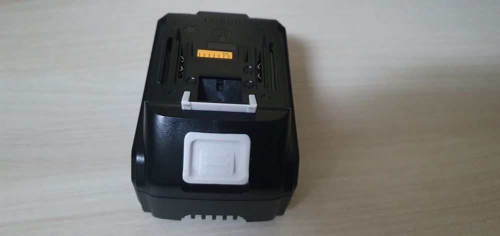 Vand si Repar Acumulatori Compatibili Hilti Makita Dewalt Bosch 18v