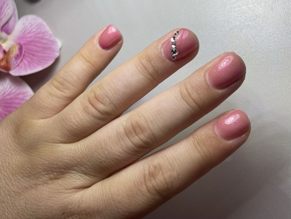 маникюр (в уютной обстановке, на дому)