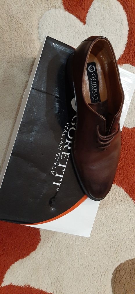 Pantofi eleganți GORETTI (mărime 40)