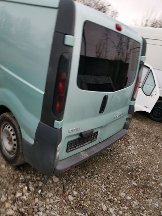 Opel Vivaro 1.9 На Части!