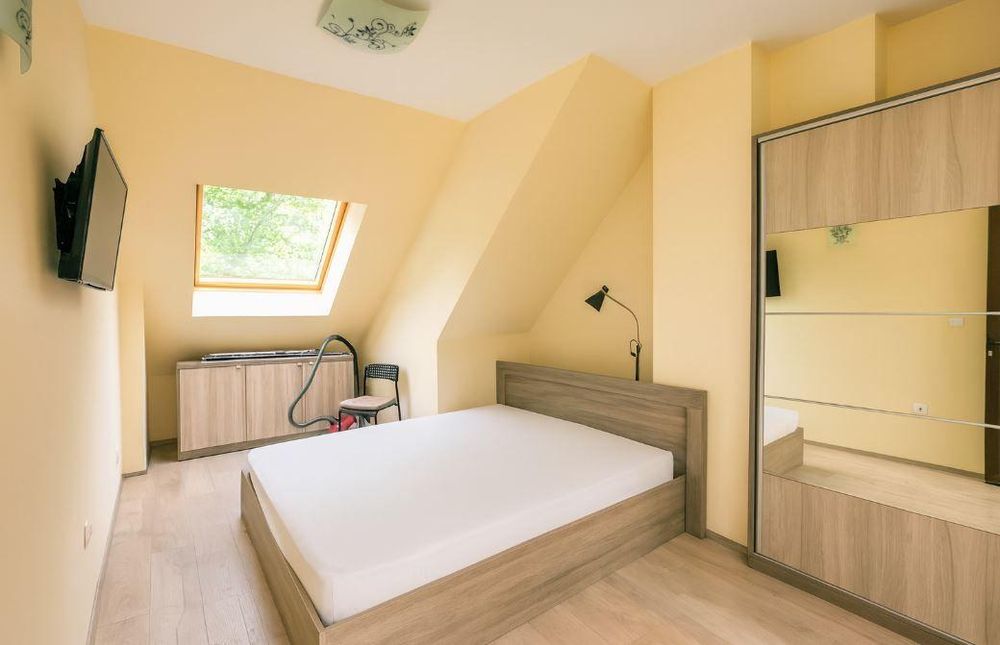 Дава се под наем Двустаен апартамент в Варна, Червен площад - 60 кв.м за 630 € - Снимка #3